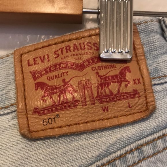 Levi’s 501 button fly jean shorts - Picture 10 of 15